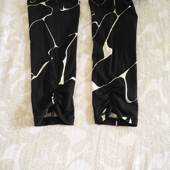 Ava Sky🌌 Fit💪 Leggings in Ivory Waverly Sz S - Picture 4 of 7